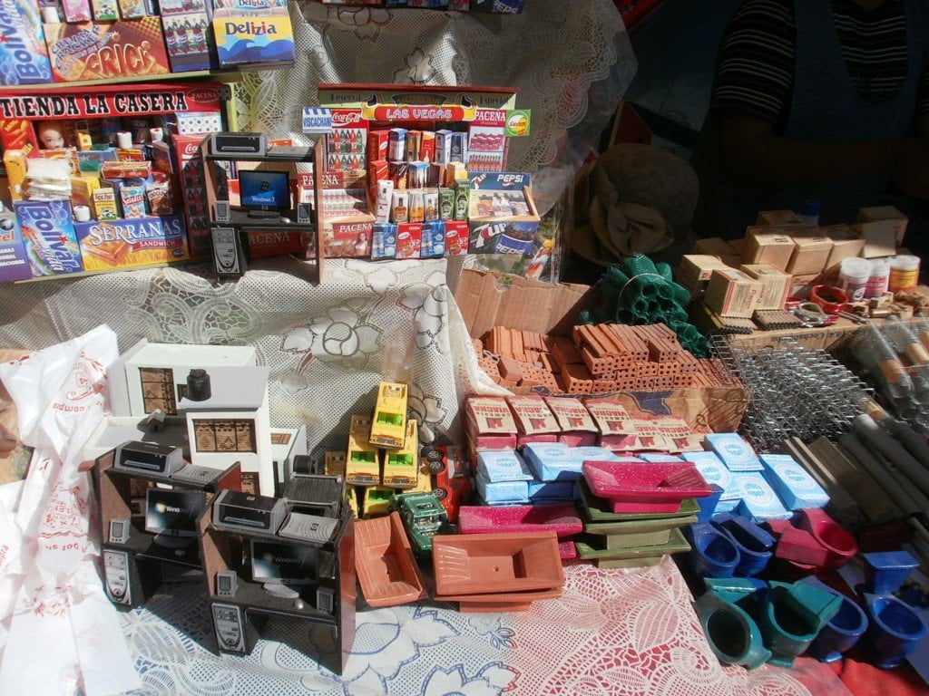 Miniaturas de ordenadores y negocios, Urkupiña.